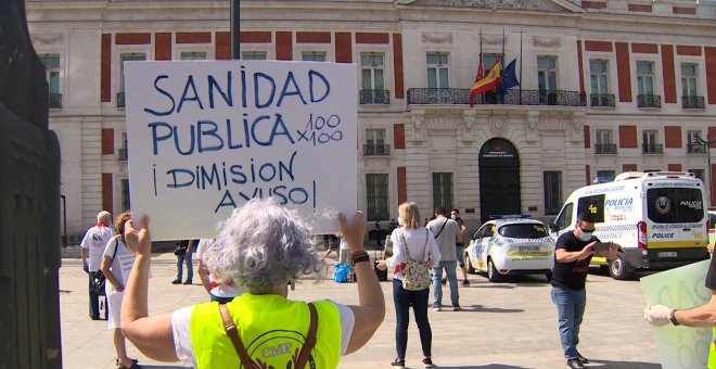 Pensionistas se concentran en Sol contra la "masacre" en residencias