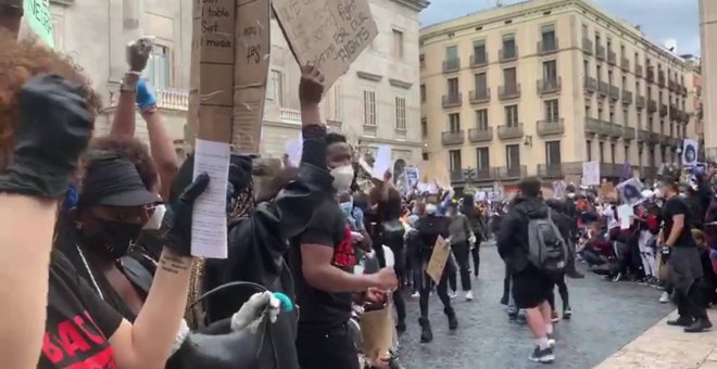 Más de 1.000 concentrados en Barcelona contra el racismo en la acción de la CNAAE