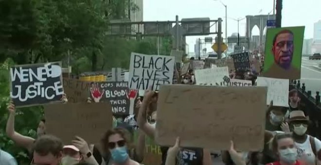 Decenas de miles de americanos protestan en las calles contra el racismo y la brutalidad policial