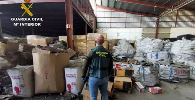 Halladas 5.000 toneladas de tóneres de impresora, algunos de Cantabria, en un almacén clandestino de Murcia