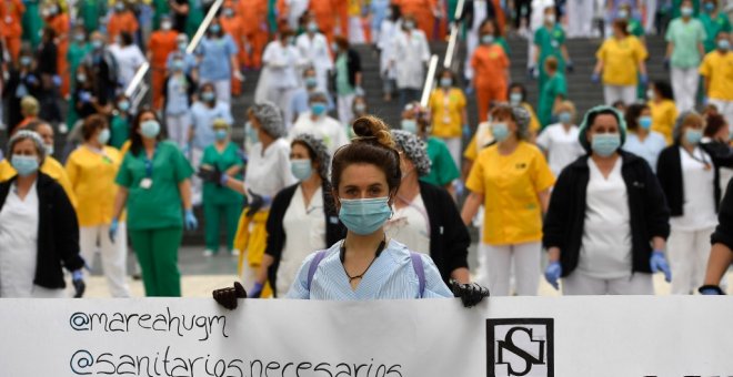 Los sanitarios vuelven a concentrarse para defender la sanidad pública y denunciar los "recortes y privatizaciones"