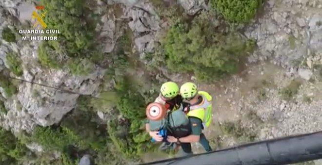 Rescatado un senderista tras caer 15 metros por un barranco de Málaga