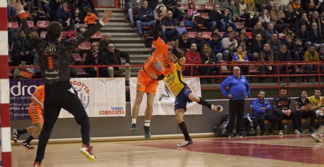 El Ford Alisauto BM Torrelavega renueva a Nico Colunga