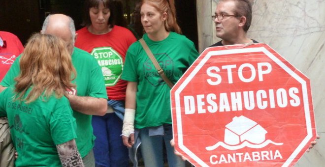 Denuncian la ejecución de dos desahucios en pleno estado de alarma en Santander