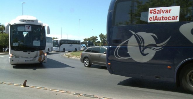 Movilización en Badajoz del sector del transporte en autobús