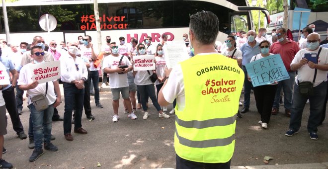 Trabajadores de autobuses piden ayudas para paliar el impacto de la crisis