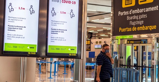 Comienza la cuarentena para los viajeros que lleguen a Reino Unido desde España mientras Baleares y Canarias buscan un corredor aéreo seguro