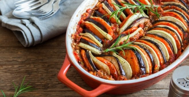 Pato confinado - Receta de ratatouille: guiso francés con verduras al horno