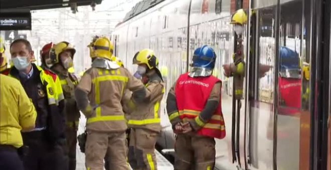 Al menos 15 heridos leves tras chocar un tren de Cercanías en Mataró