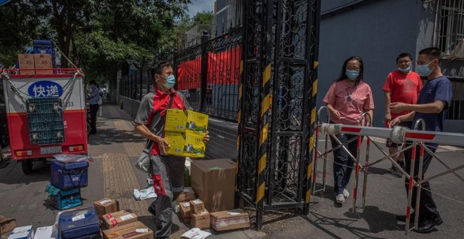 Las autoridades chinas decretan el cierre parcial de Pekín tras un nuevo rebrote