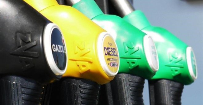 El precio de los carburantes sigue aumentando, volviendo a niveles de principios de abril