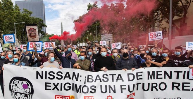 Uns 500 treballadors de Nissan es manifesten a Barcelona per exigir recuperar l'autorització prèvia als ERO