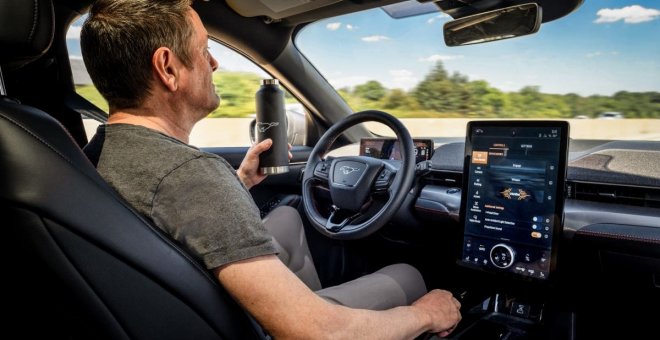 El Ford Mustang Mach-E tendrá conducción manos libres y una cámara vigilará al conductor