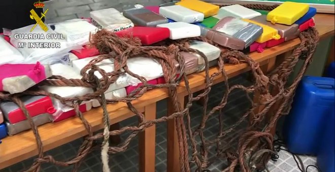 La Guardia Civil se incauta de 145 kilos de cocaína hallada en el mar