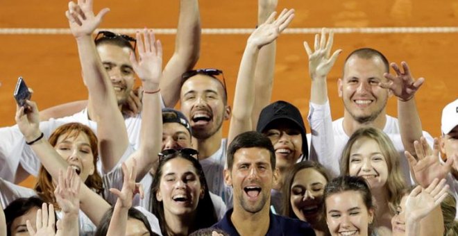 Djokovic la lía parda: se permitía dudar de una vacuna contra la covid-19 y días después contrae la enfermedad por su actitud irresponsable