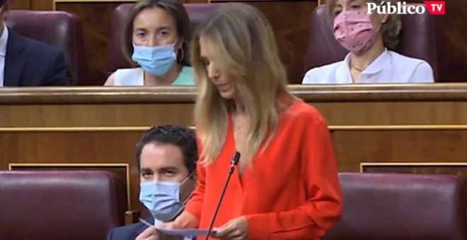 Carmen Calvo acusa a Cayetana Álvarez de Toledo de hacer política con los muertos por coronavirus