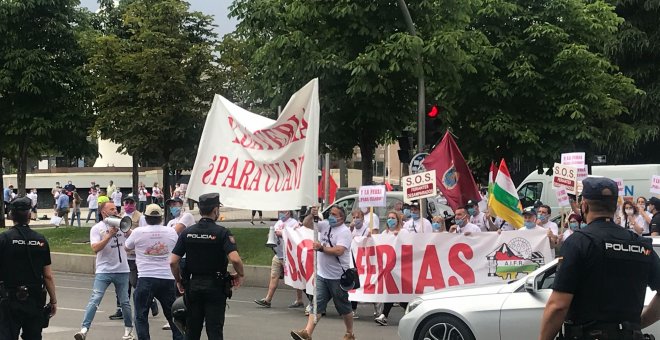 España detiene la noria: los feriantes se manifiestan en Madrid ante la suspensión de las verbenas