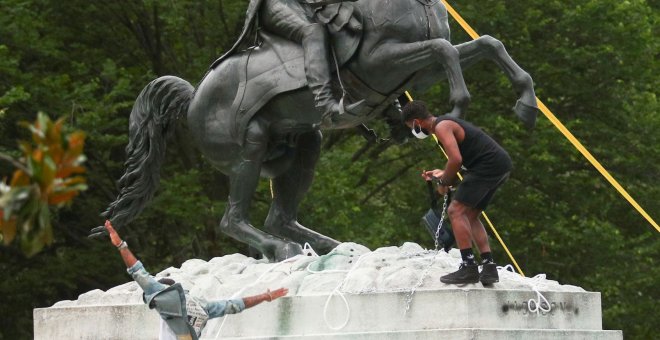 Trump encarga la protección de las estatuas a los U.S Marshalls y al Ejército