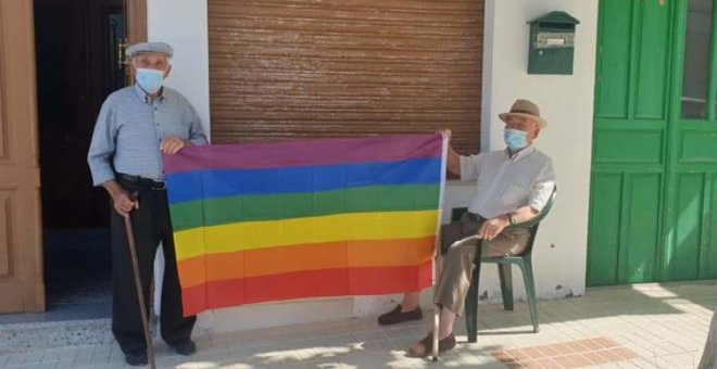 El gesto más solidario de un pequeño pueblo de Málaga con el movimiento LGTBI que Twitter aplaude a rabiar