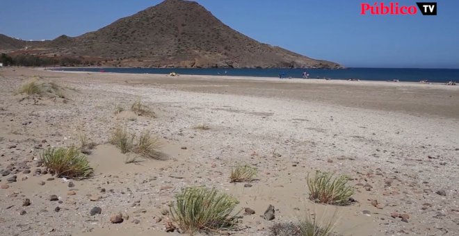 Un hotel en proyecto en una playa virgen del Cabo de Gata reaviva el fantasma del Algarrobico y del urbanismo salvaje