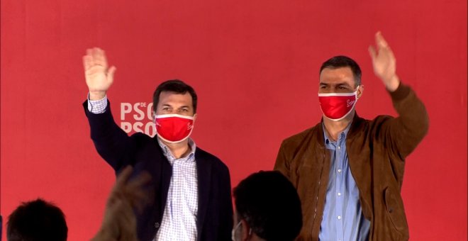 Sánchez y Casado acuden a Galicia para apoyar a sus candidatos electorales