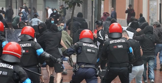 La Ertzaintza abre diligencias contra tres hombres por las agresiones en el mitin de Vox en Sestao