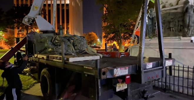 Retiran la estatua de Colón de Nueva Jersey por considerarla un símbolo de opresión y supremacismo blanco