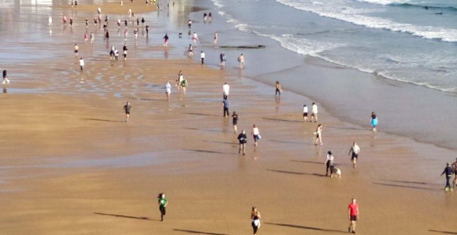 La capital estudiará las mareas de sus playas para poder tener en cuenta también la superficie de arena mojada como aforo