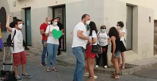 Docentes se manifiestan en Badajoz contra los recortes educativos