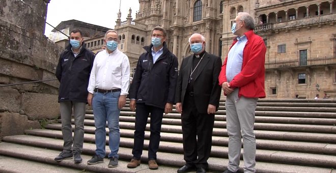 Feijóo recorre un tramo del Camino de Santiago