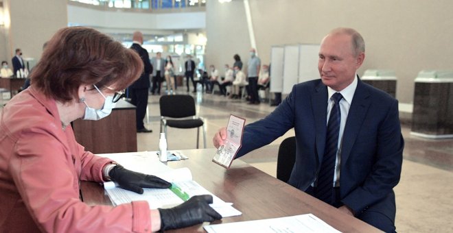 El 76,4% de los rusos apoya la reforma constitucional de Putin