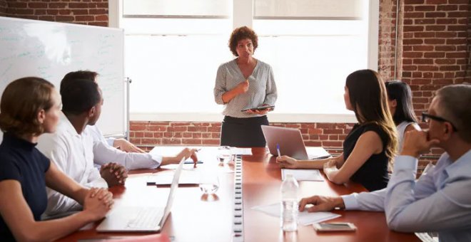 Con mujeres en los consejos de administración, crece la rentabilidad y baja la deuda