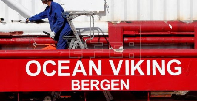 Los 180 migrantes del 'Ocean Viking' siguen a la espera de un puerto