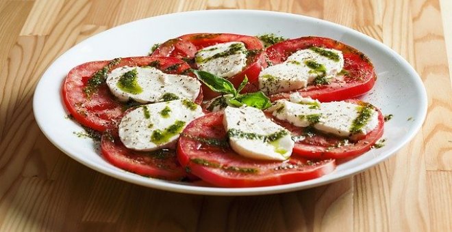 Pato confinado - Receta de ensalada caprese tradicional