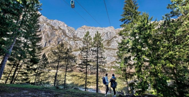 El Teleférico de Fuente Dé adelanta su horario de apertura durante la temporada alta