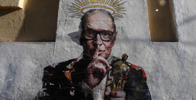 Aparece en el Trastevere un mural en homenaje al compositor Ennio Morricone tras su muerte