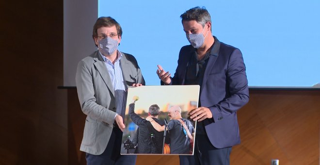 Alejandro Sanz es reconocido profesionalmente por el Ayuntamiento de Madrid