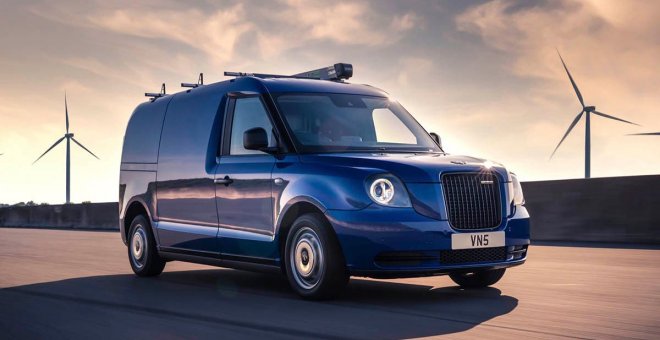 Ya se puede reservar la furgoneta eléctrica de autonomía extendida derivada de los taxis londinenses