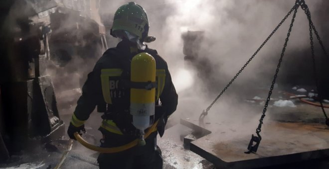 Extinguido un incendio de madrugada en una fábrica de Reinosa que ha provocado daños materiales