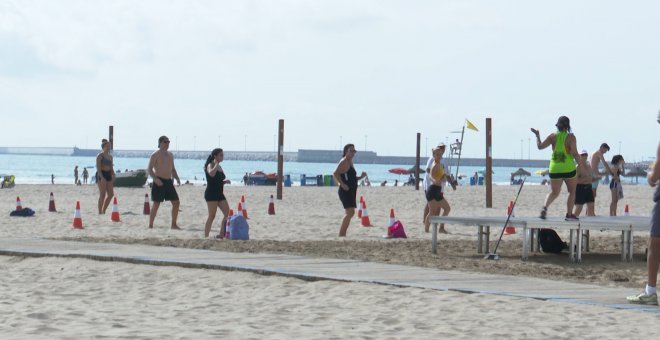 Actividades en la playa Malvarrosa para "recuperar la forma física"