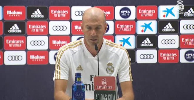 Enfado de Zidane al ser preguntado por la continuidad de Bale la próxima temporada