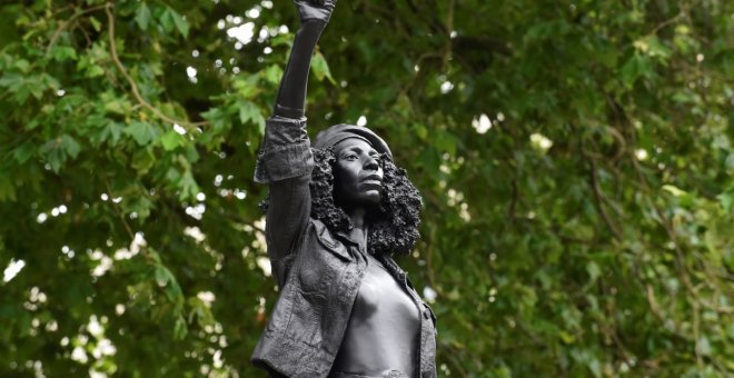 Cambian la estatua de un esclavista por la de una manifestante negra en Bristol