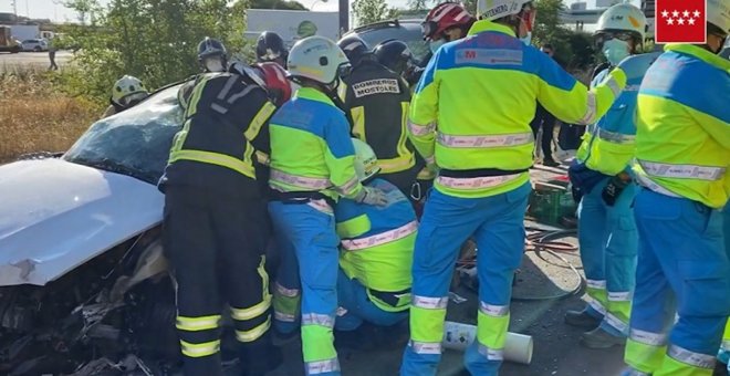 Herido grave un conductor tras colisionar contra un camión-grúa en la M-506