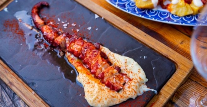 Pato confinado - Pulpo a la plancha con crema de patatas: un delta en tu paladar