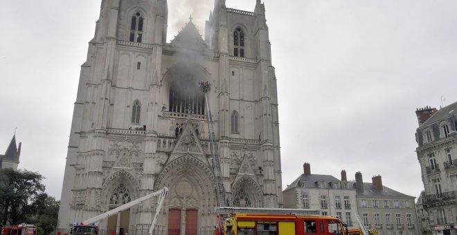 Un detenido en la investigación por el incendio de la catedral de Nantes