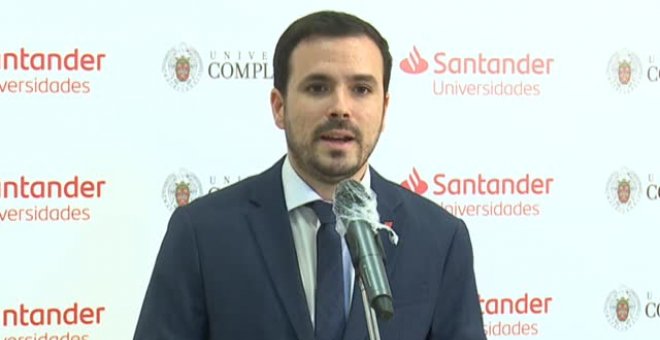 Garzón dice que "se equivocan" quienes creen que "proteger todo lo que hace la monarquía...es proteger a España"