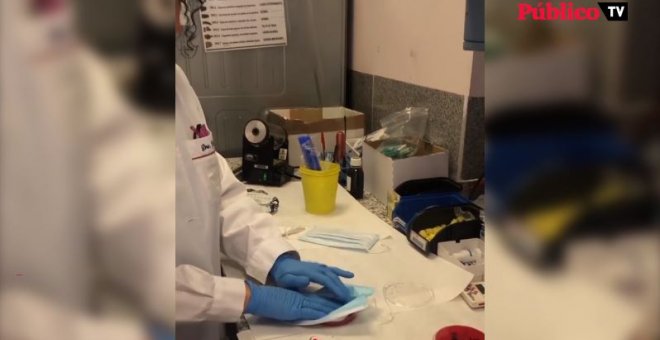 El experimento de una farmacéutica para comprobar las bacterias acumuladas en nuestras mascarillas