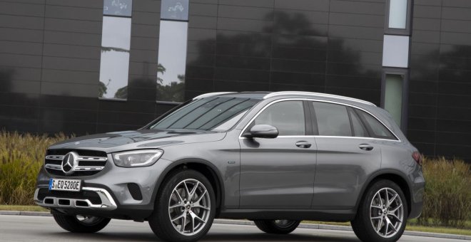 El Mercedes GLC 300 e híbrido enchufable ya está a la venta con 2 carrocerías