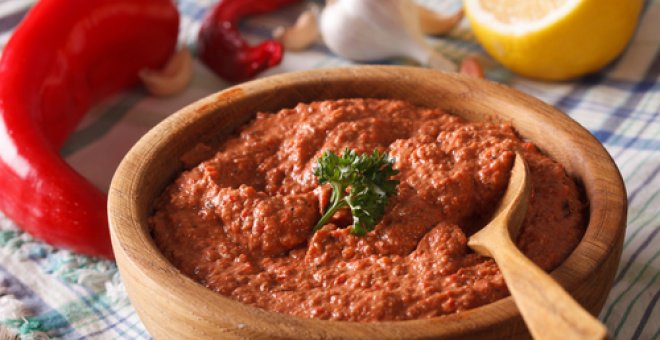 Pato confinado - Muhammara: crema de pimientos siria