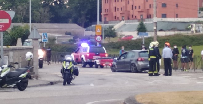 Fallece la copiloto del coche contra el que chocó otro en la rotonda de Corbán